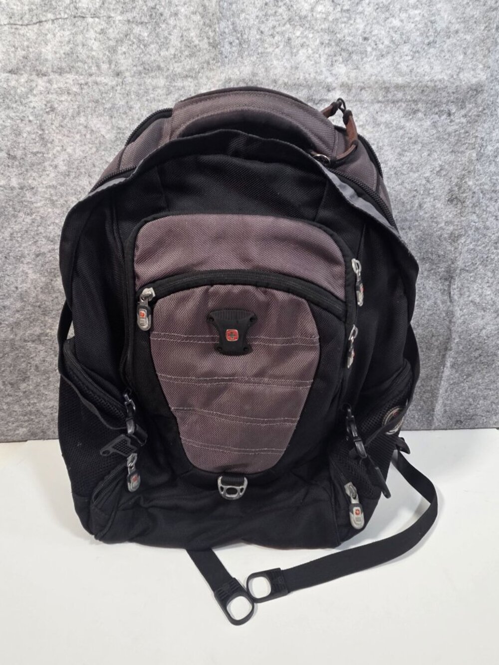 SwissGear Black Gray Backpack Multi Pocket Travel Commuter Gorpcore